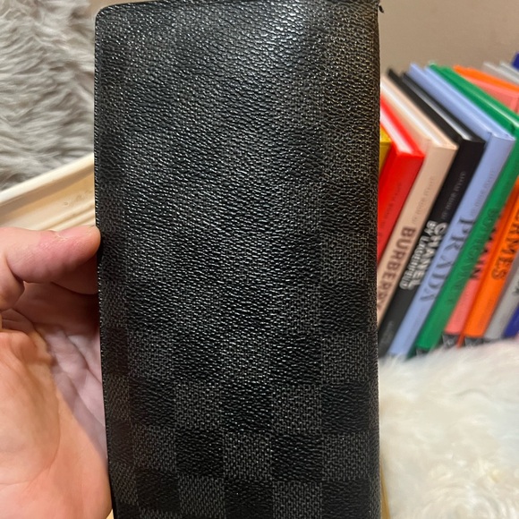 Louis Vuitton Black Wallet - Picture 11 of 11